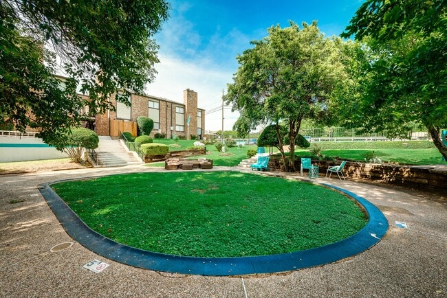 courtyard to street - Springhollow Apartments