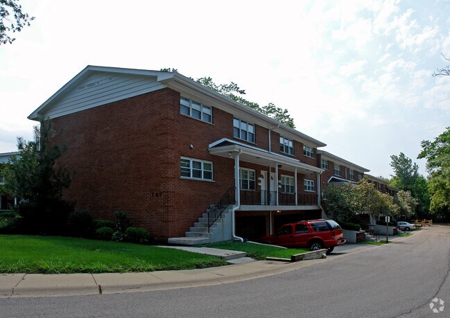 Photo - 167-169 E Palatine Rd