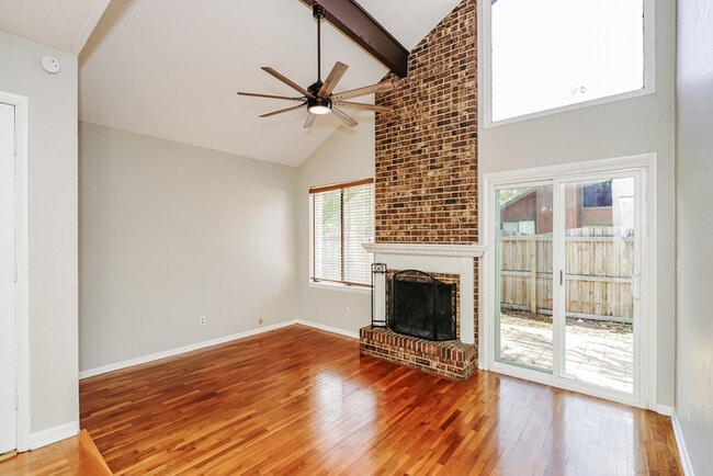 Photo - 55 Windrift Ct