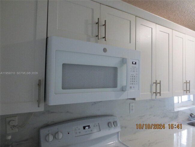 Photo - 1141 NW 30th St Unit 1141
