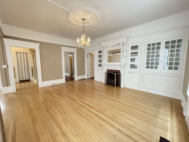 Photo - 633 Taylor Ave