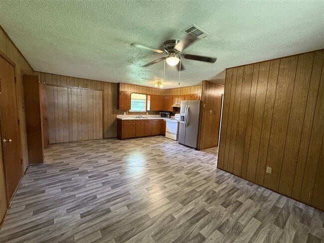 Photo - **Updated 3-Bedroom Home for Rent – Cousha...
