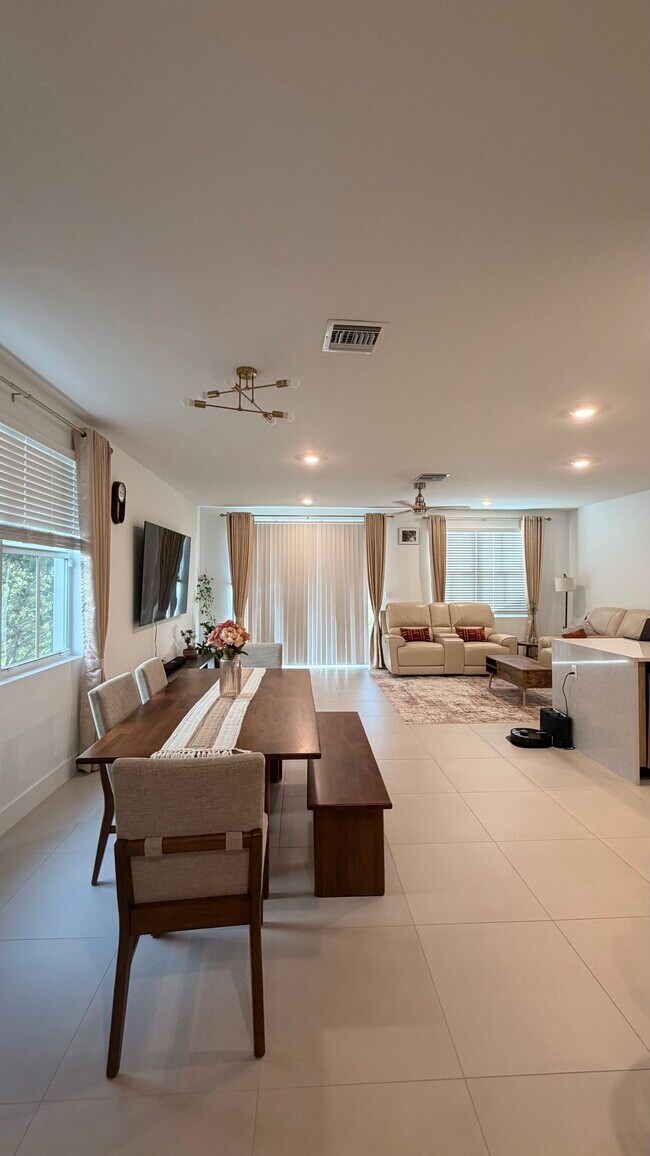 Photo - 16942 SW 2nd Ct