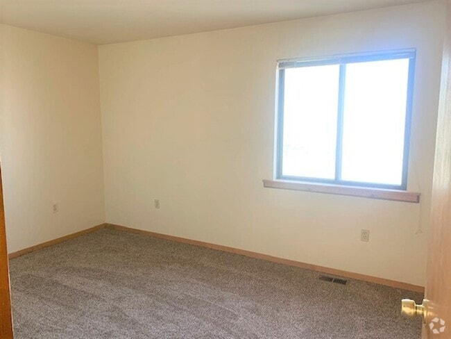 Building Photo - 200 Spring Creek Pkwy Unit A Rental