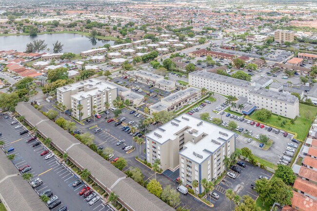 6465-6485 W 24th Ave - Contexto - El Tesoro Apartments