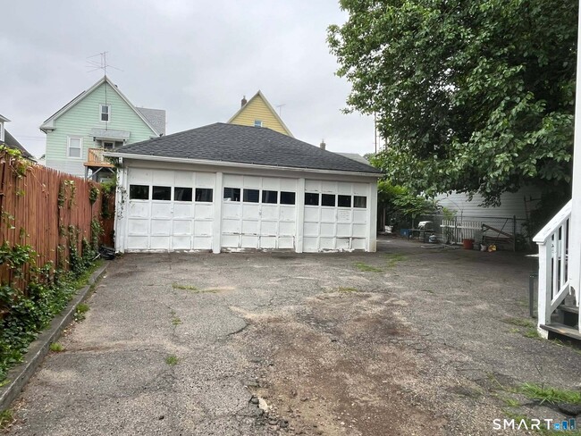 Photo - 417 Willow St