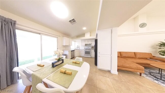 Photo - 7624 Glorietta Bay Ct