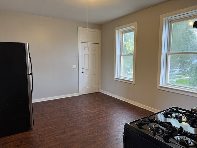 8401 S Muskegon Ave Unit 2R