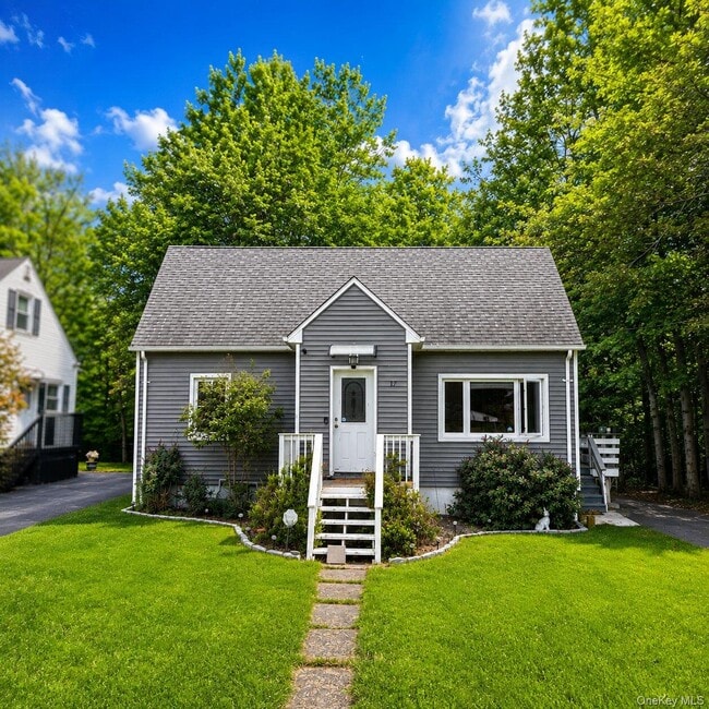Building Photo - 17 Greenview Ave