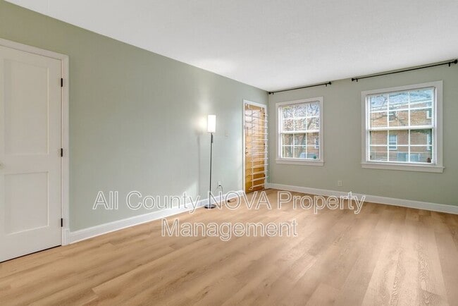 Photo - 2405 Arlington Blvd Unit #101
