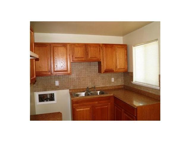 Photo - 7704 Springwood Dr