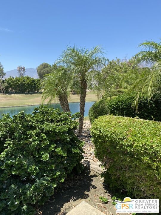 29727 W Laguna Dr