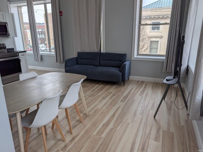 Photo - 300 N Union St