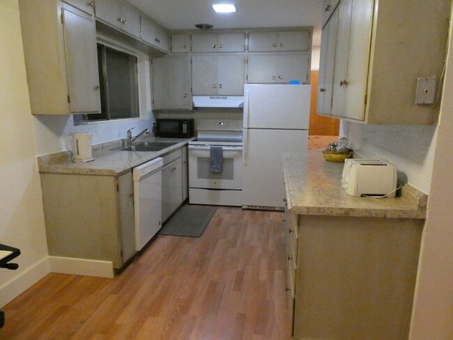 Photo - 790 S 400 E
