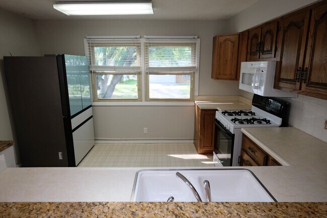 Photo - Great Home, Great Location!  3 bed, 2.5 bath