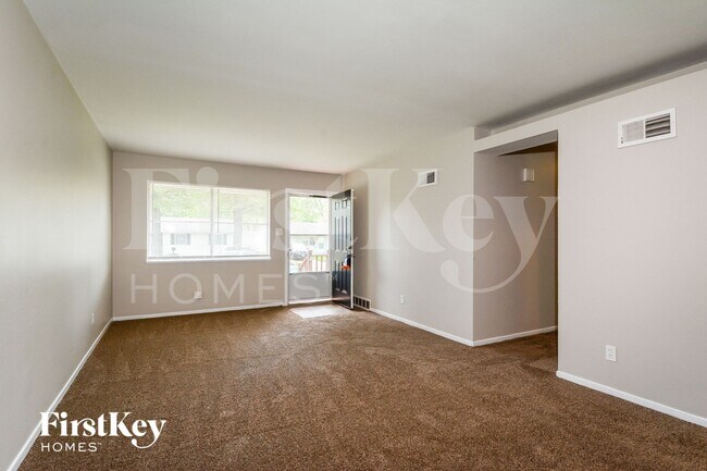 Photo - 755 Tyson Dr