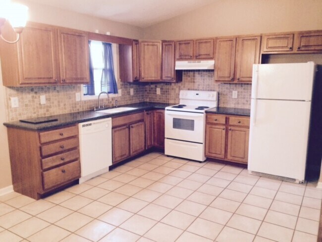 Photo - 3 Bedroom / 2.5 Bath Home ? Kingsport, TN