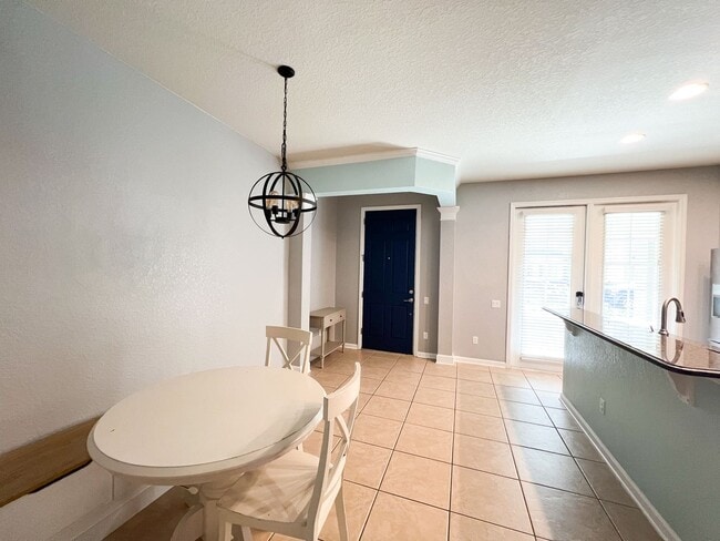 Photo - Stunning 3/2.5 Windermere Townhome