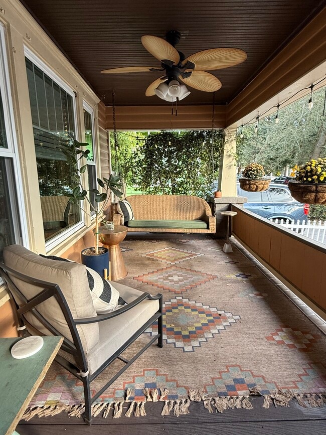 Photo - 557 7th Ave N