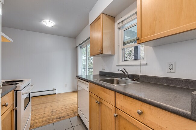 Photo - 1985 W 8th Ave Unit 303