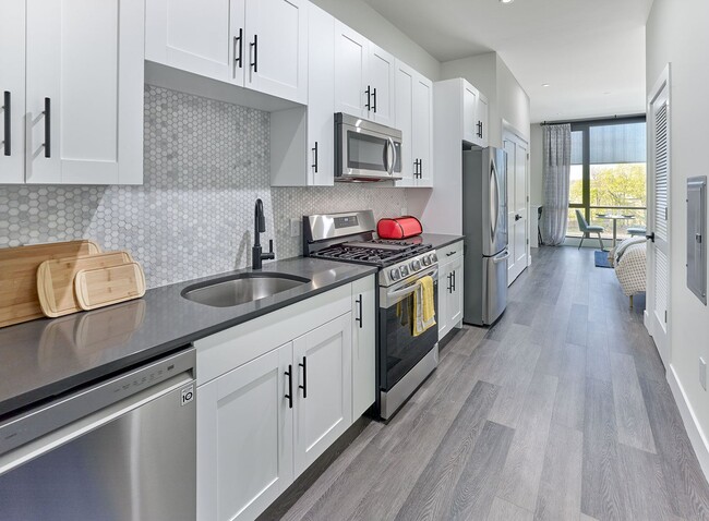 Photo - Essex and Crane