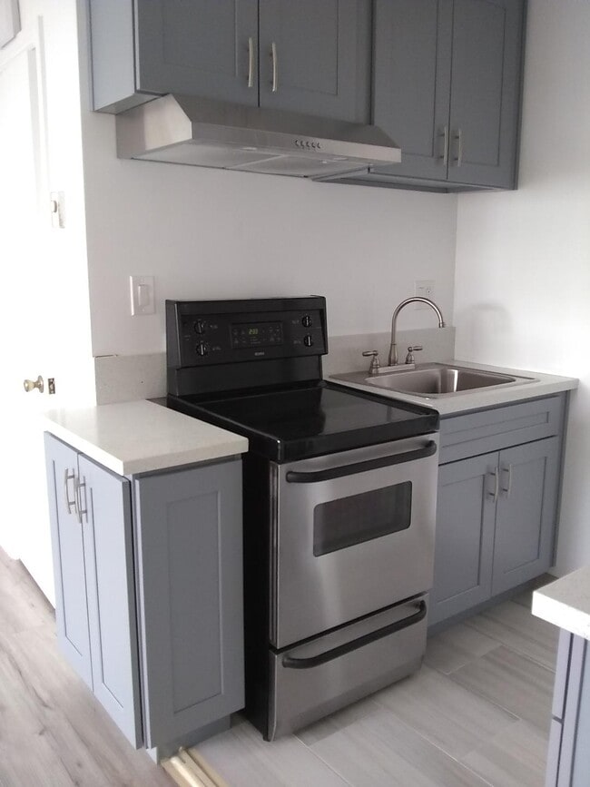 Kitchen - 11923 Iowa Ave Unit C