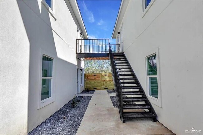 18 South Dr Unit 4