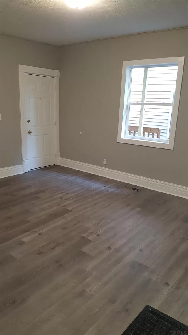 Front Door Entry - 1516 N 13th St Unit 1516 First Floor