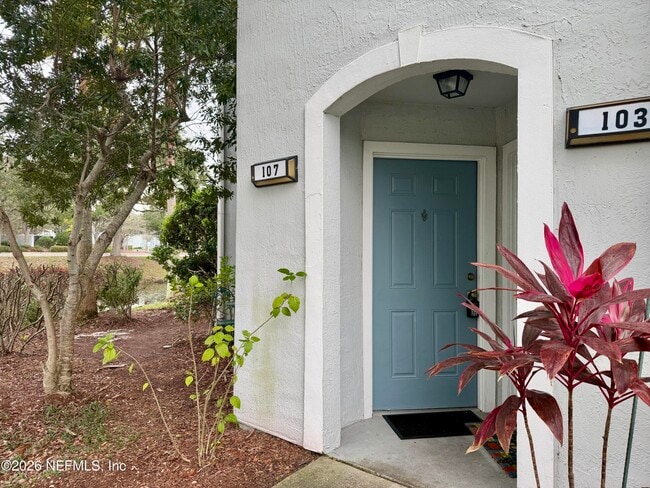 Building Photo - 1717 County Rd 220 Unit 107