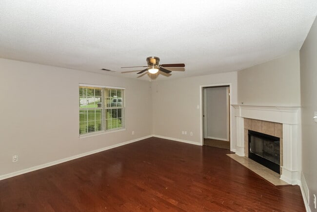 Photo - 3412 Pendulum Dr E