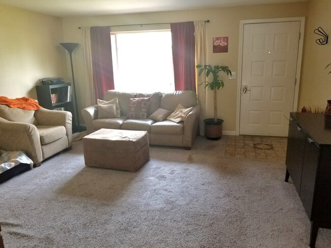 Photo - Kent east hill Ranch Rambler corner lot home, 3 bedroom 2 bath w/bonus room & large deck!