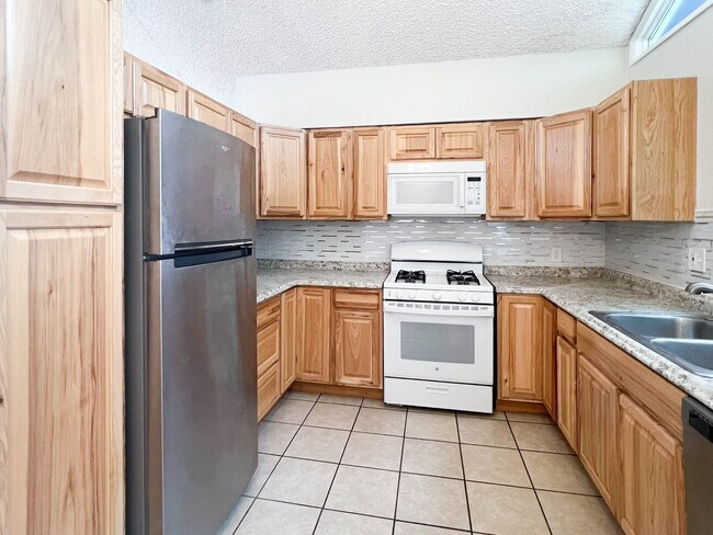 1235 Crescent Dr