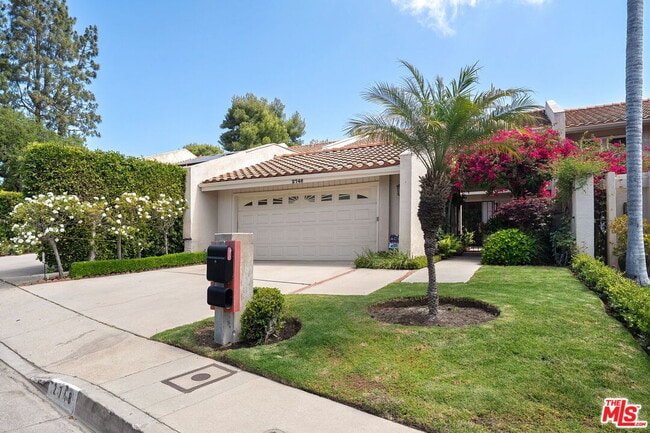 Photo - 2748 Bottlebrush Dr House