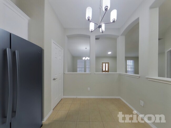 Photo - 3413 Fashion St