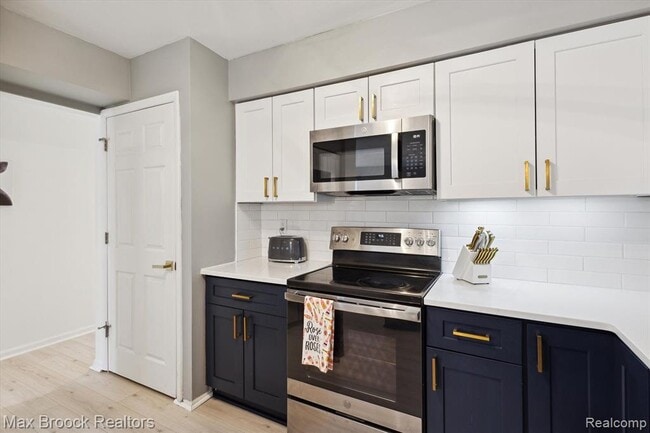 Photo - 1131 Indianwood Trail