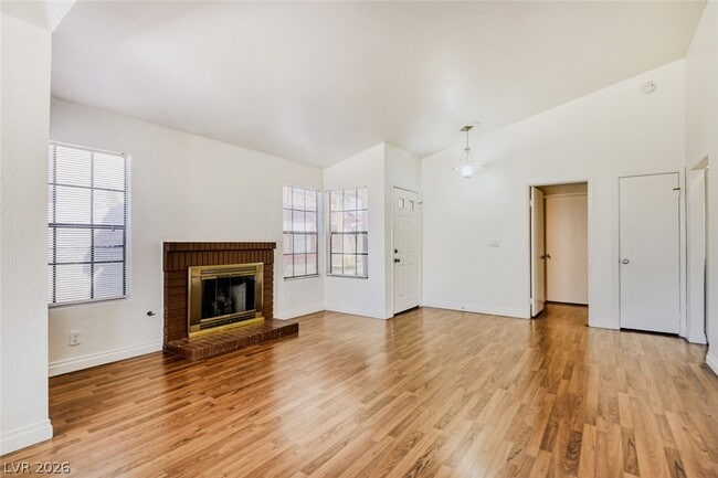 Photo - 661 Freeburg Pl