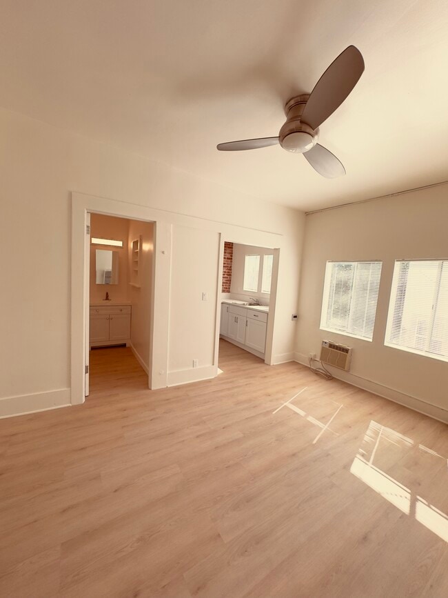 Photo - 7424 1/2 Sunset Blvd Unit 7424 Sunset , upstairs