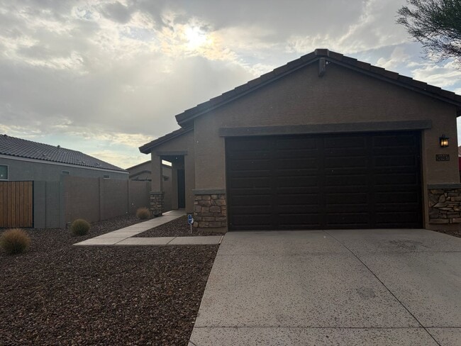 Building Photo - 36987 N Sidewinder Dr