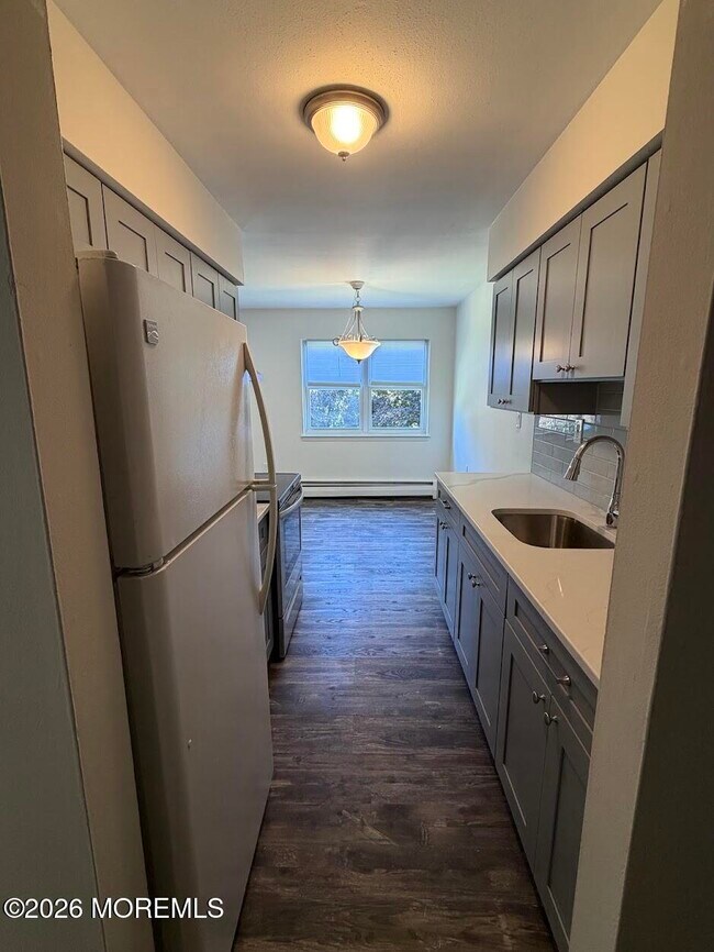 80 Manchester Ct Unit E