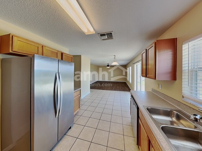 Photo - 357 Sky Valley St