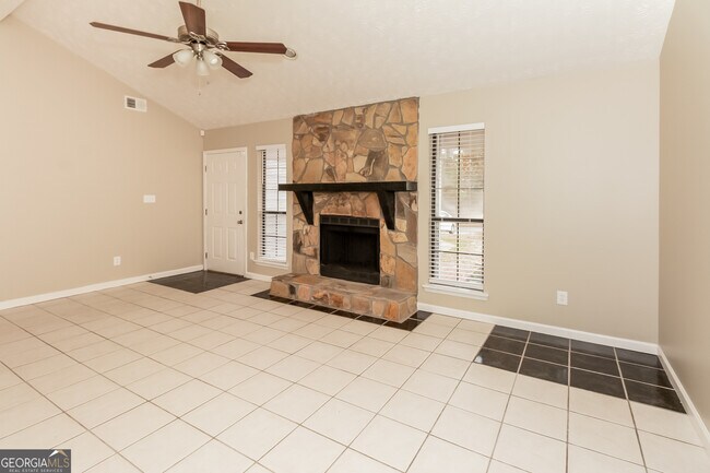 Photo - 373 Sir William Ct