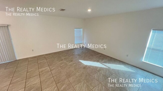 Photo - 1067 Sheridan Ave NW