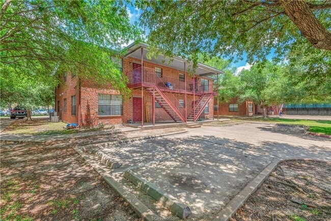 Photo - Newly remodeled!! Available for Immediate ...
