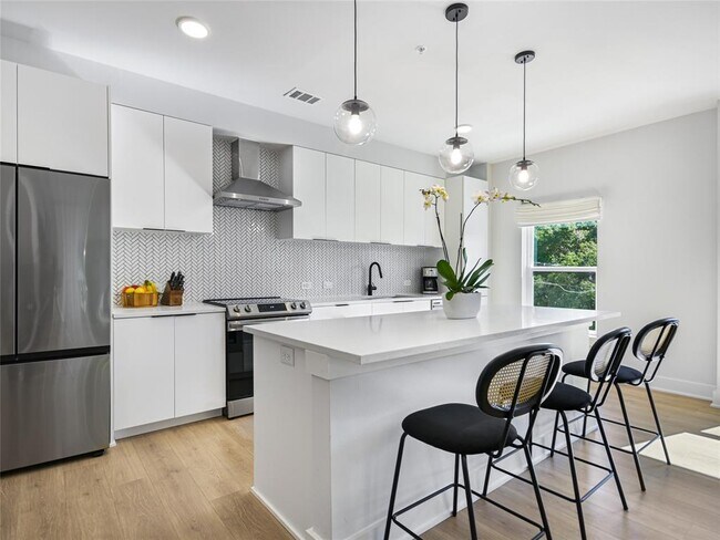 Photo - 2500 Longview St Unit 223