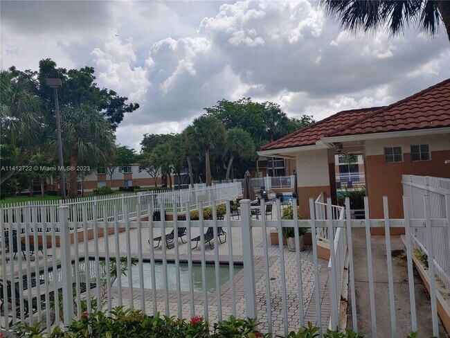 Photo - 704 NW 92nd Ave Unit 704