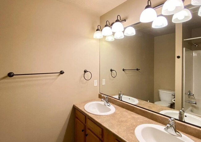 Building Photo - 3604 W 93rd St Rental