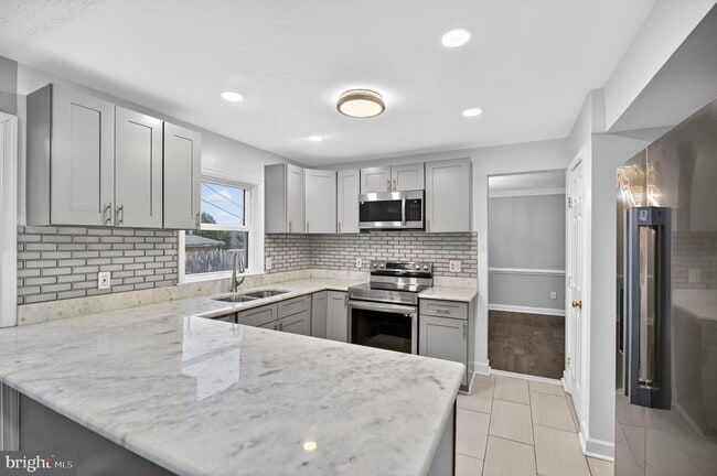 Photo - 7609 Croydon Pl