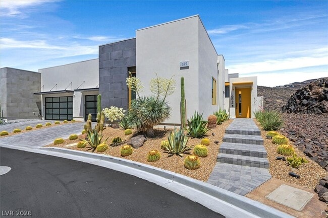 Photo - 692 Scenic Cliff Dr