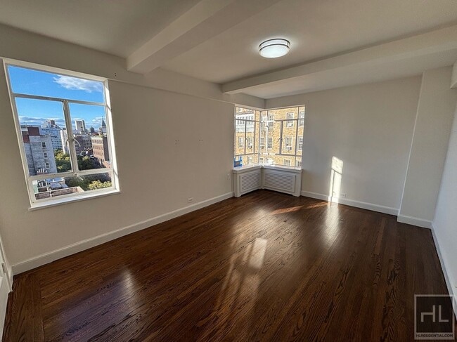 Building Photo - FIFTH AVENUE