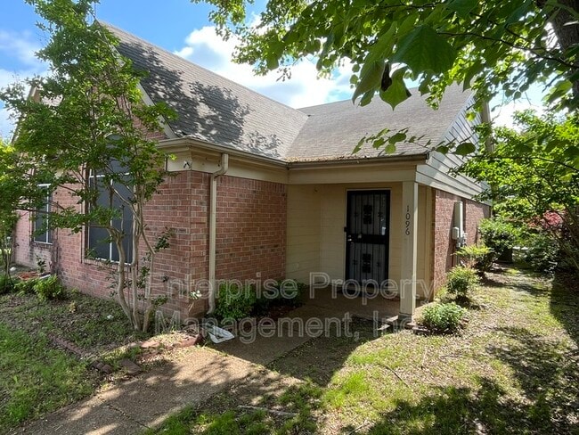 Building Photo - 1096 Sunstar Dr Rental